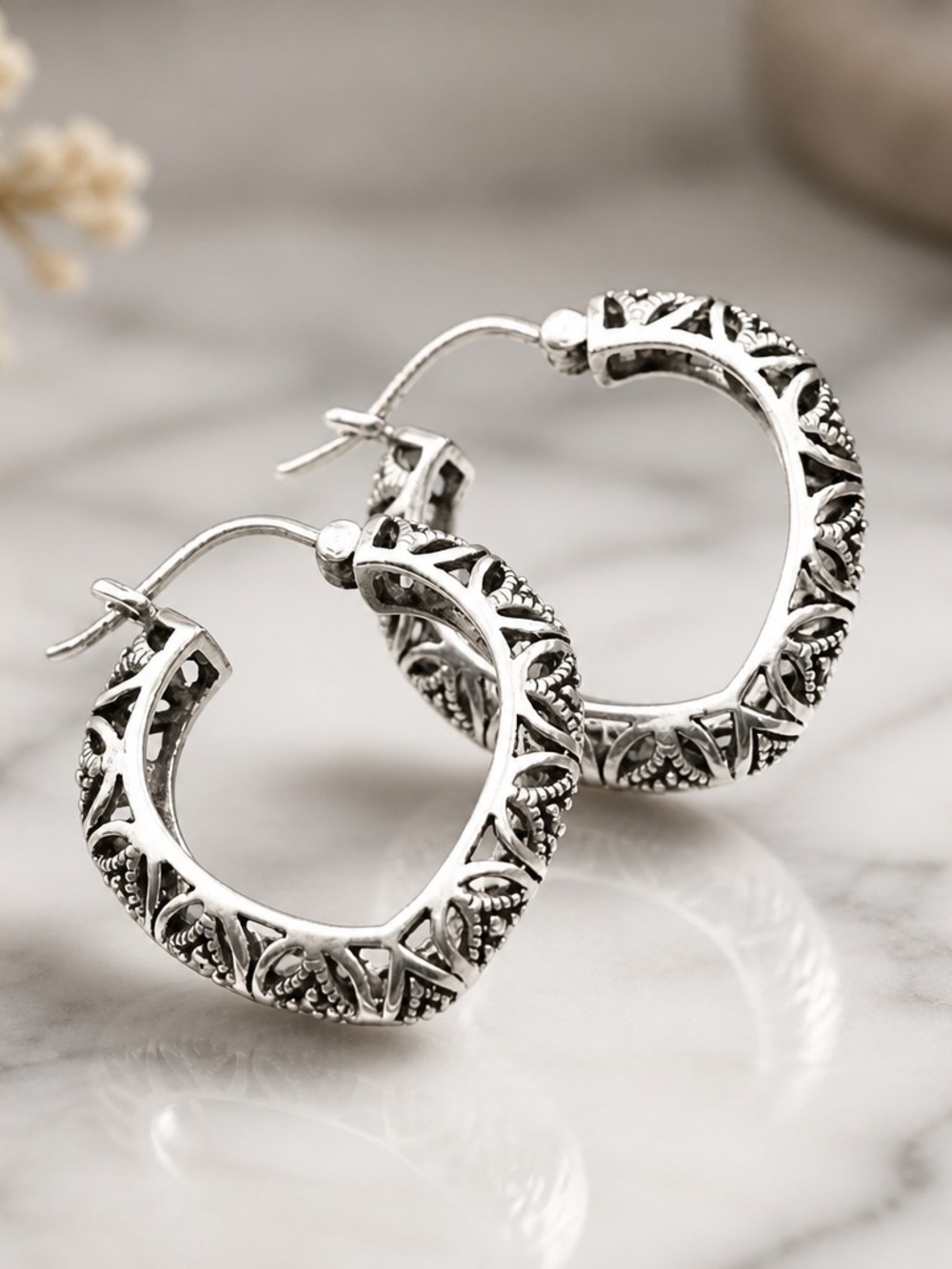 Vintage 925 Sterling Silver Heart shaped Filigree Hoop Earrings